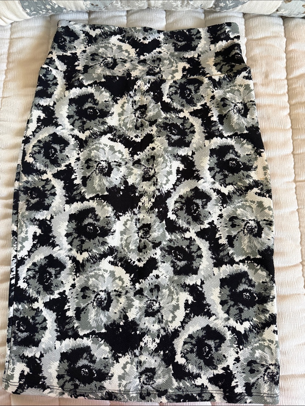 LuLaRoe Black, Gray and White Floral Pencil Skirt
